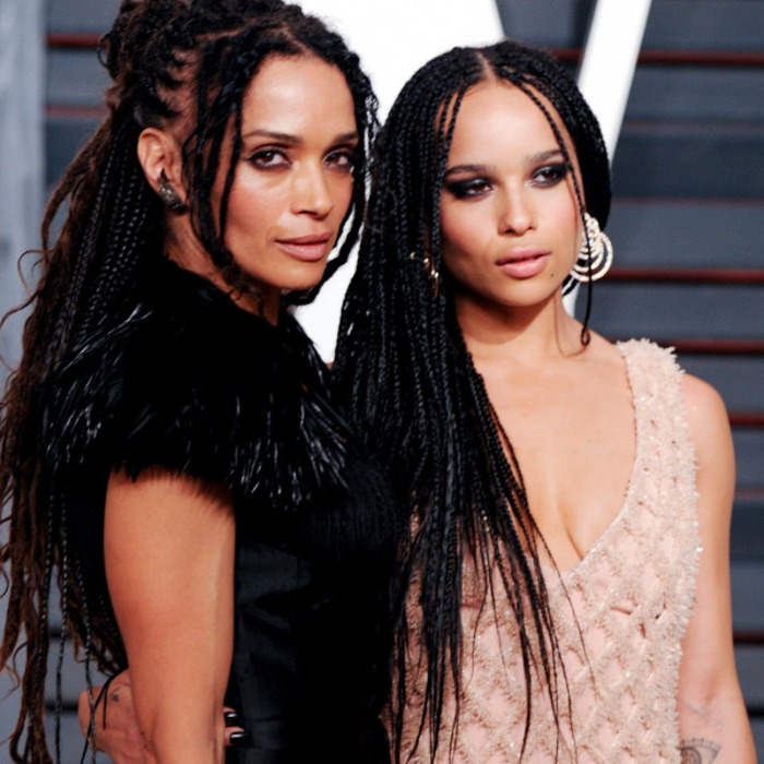 Zoë Kravitz Recreates Lisa Bonets Nude Rolling Stone Cover E News